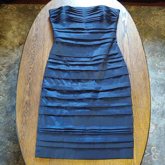 Social Occasions by Mon Cheri Strapless Taffeta Navy Blue Dress Size Women's 10 - Picture 2 of 8